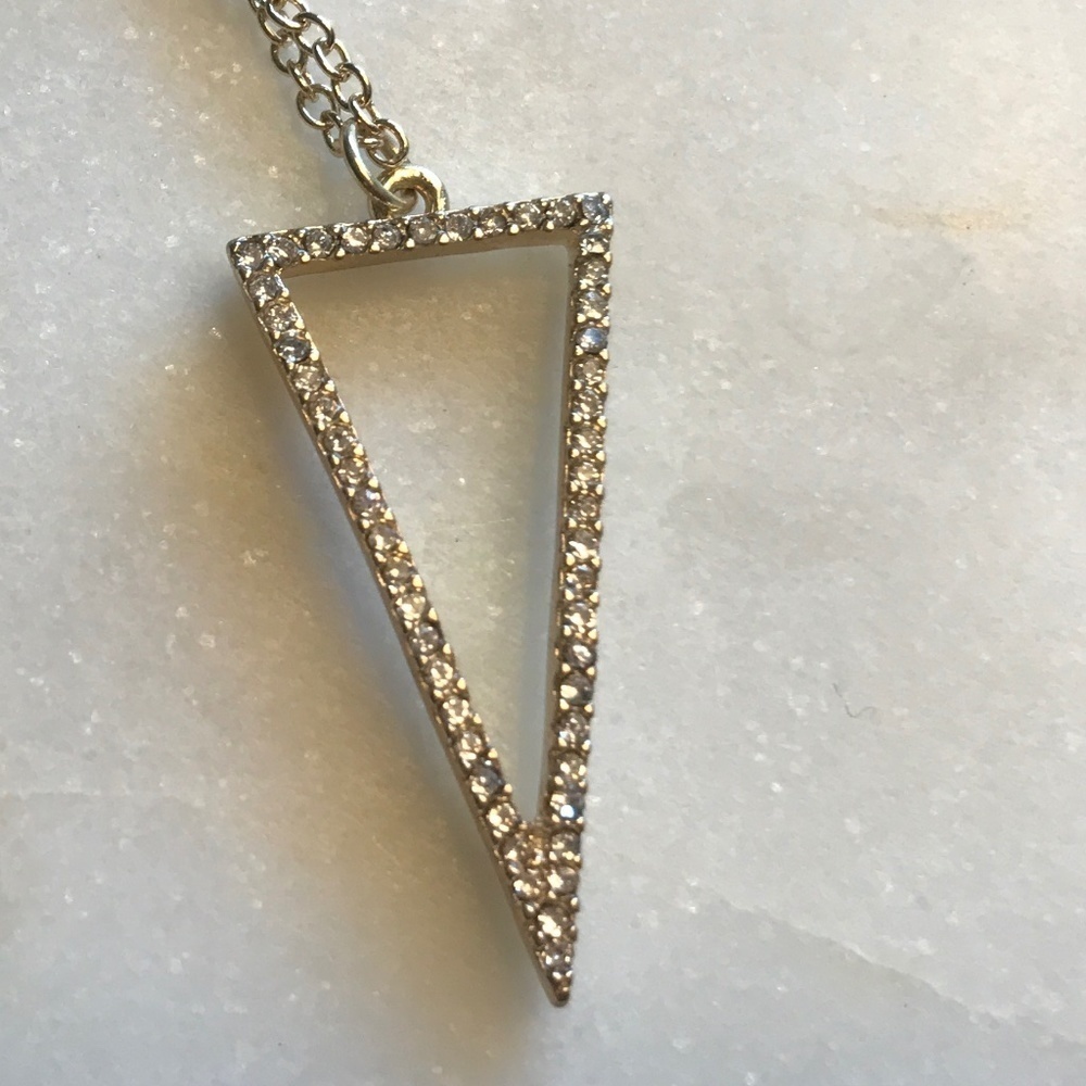 NWOT Get Gem Delicate Triangle gold necklace